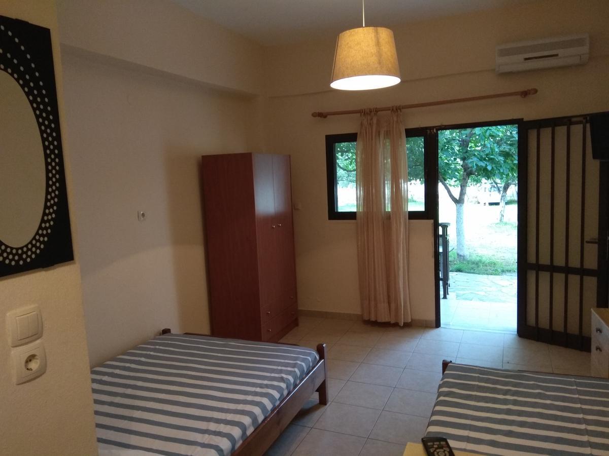 Trantas Rooms Paralía Skotínis Eksteriør bilde
